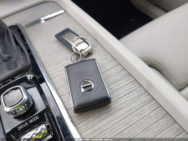 2020 VOLVO XC60 T5 11