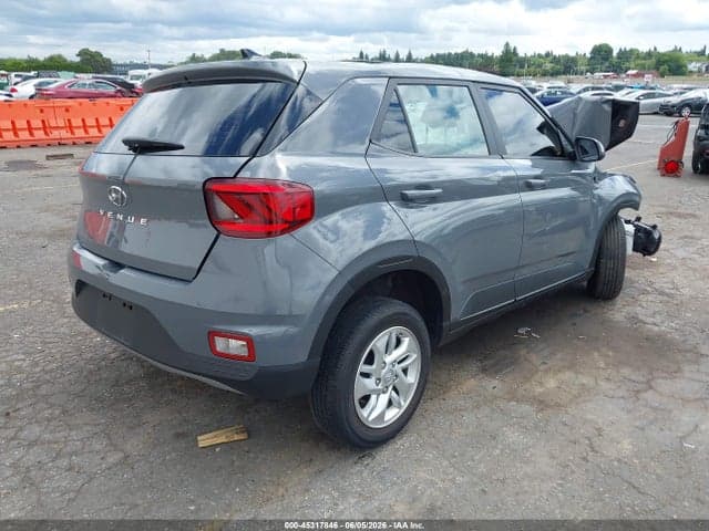 2022 HYUNDAI VENUE SE 4
