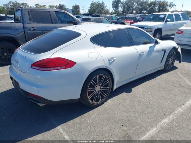 2015 PORSCHE PANAMERA 4 4