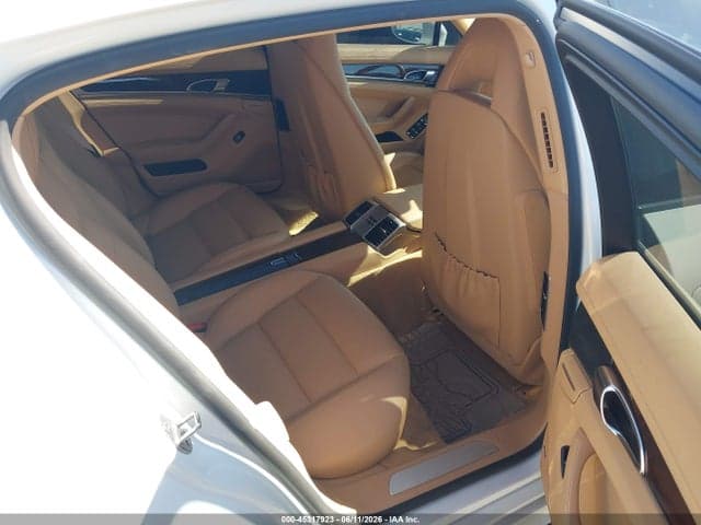 2015 PORSCHE PANAMERA 4 8