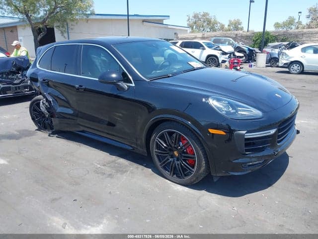 2016 PORSCHE CAYENNE GTS 1