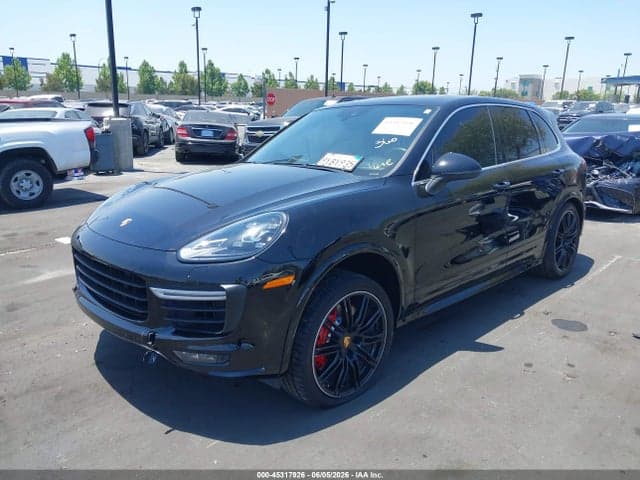 2016 PORSCHE CAYENNE GTS 2