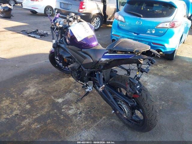 2018 YAMAHA YZFR3 A 3