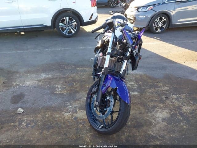 2018 YAMAHA YZFR3 A 5