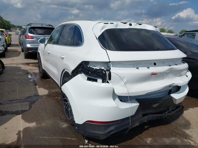 2024 PORSCHE CAYENNE 3