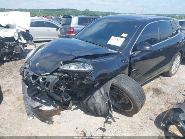 2013 PORSCHE CAYENNE 2