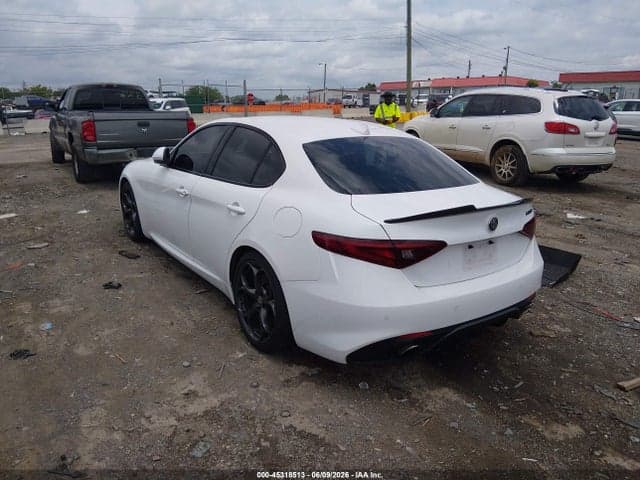 2017 ALFA ROMEO GIULIA TI RWD 3