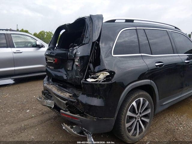 2022 MERCEDES-BENZ GLB 250 4MATIC 18