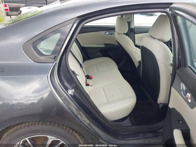 2023 KIA FORTE LXS 8
