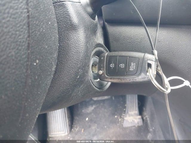 2020 HYUNDAI SANTA FE SE 11