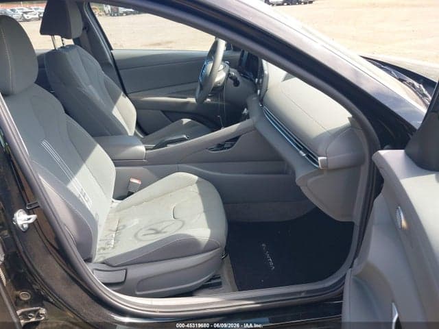 2023 HYUNDAI ELANTRA SEL 5
