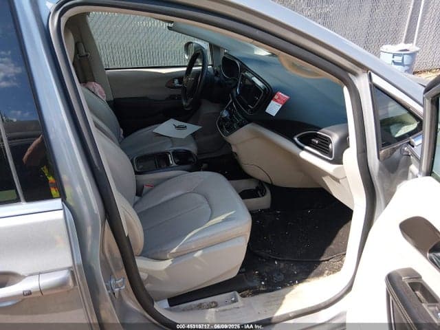 2021 CHRYSLER VOYAGER LXI 5