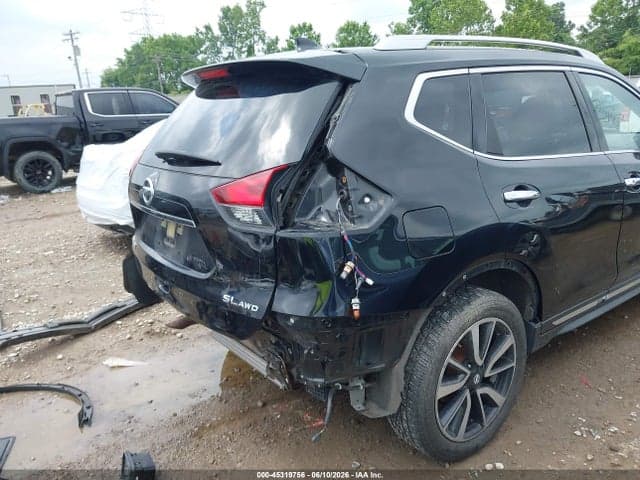 2017 NISSAN ROGUE SL 18