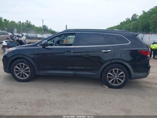 2017 HYUNDAI SANTA FE SE 15