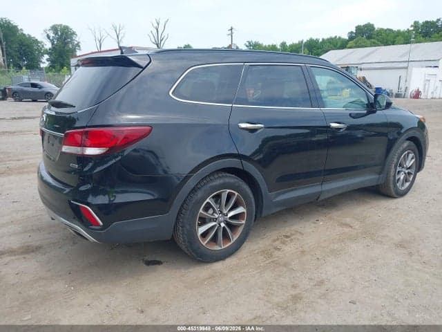 2017 HYUNDAI SANTA FE SE 4
