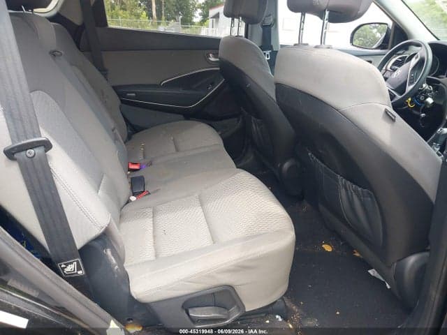 2017 HYUNDAI SANTA FE SE 8