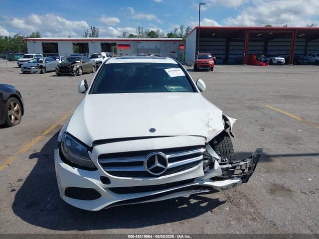 2018 MERCEDES-BENZ C 300 6