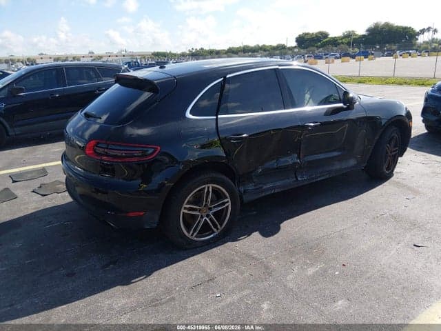 2016 PORSCHE MACAN S 4