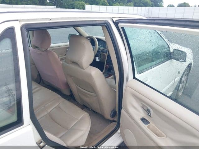 2000 VOLVO S70 SE 8