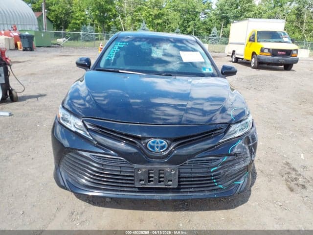 2018 TOYOTA CAMRY HYBRID LE 12