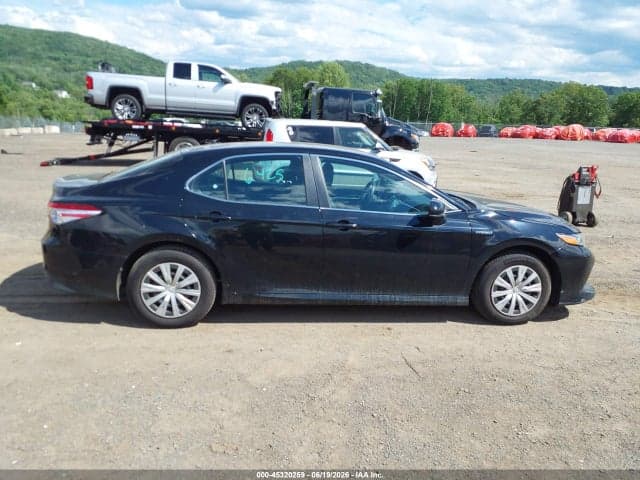 2018 TOYOTA CAMRY HYBRID LE 13