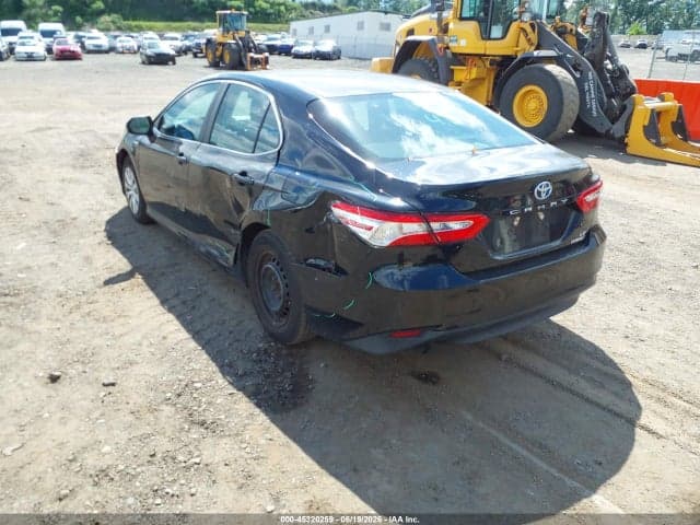 2018 TOYOTA CAMRY HYBRID LE 3