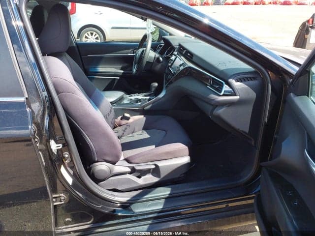 2018 TOYOTA CAMRY HYBRID LE 5