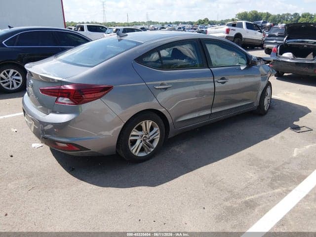 2019 HYUNDAI ELANTRA SEL 4