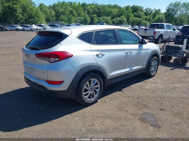 2018 HYUNDAI TUCSON SE 4
