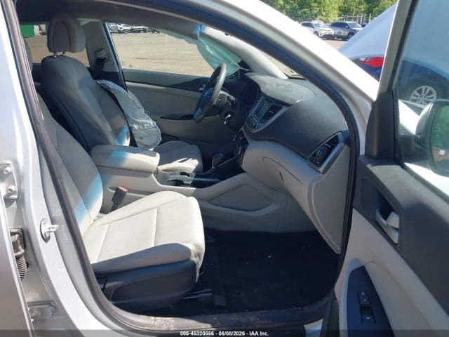2018 HYUNDAI TUCSON SE 5