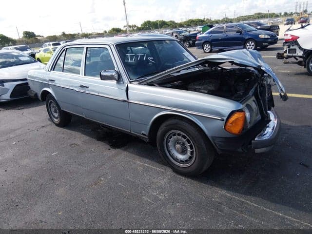 1982 MERCEDES-BENZ 240 D
