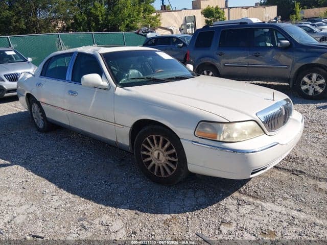 2004 LINCOLN TOWN CAR 1