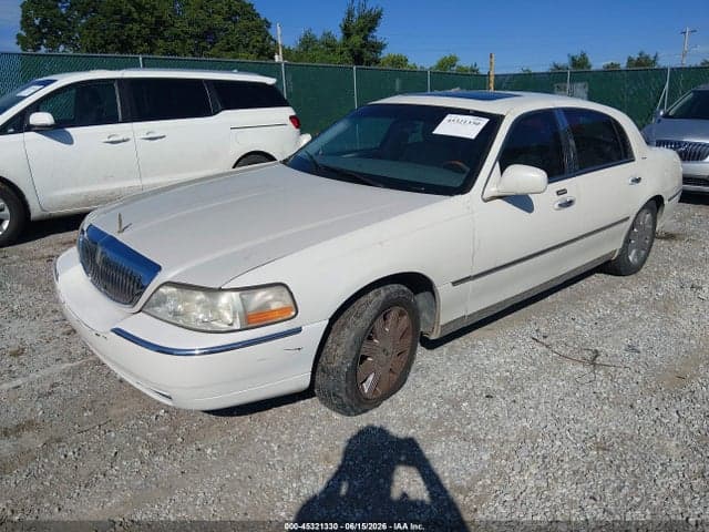 2004 LINCOLN TOWN CAR 2