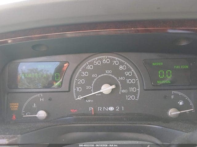 2004 LINCOLN TOWN CAR 7