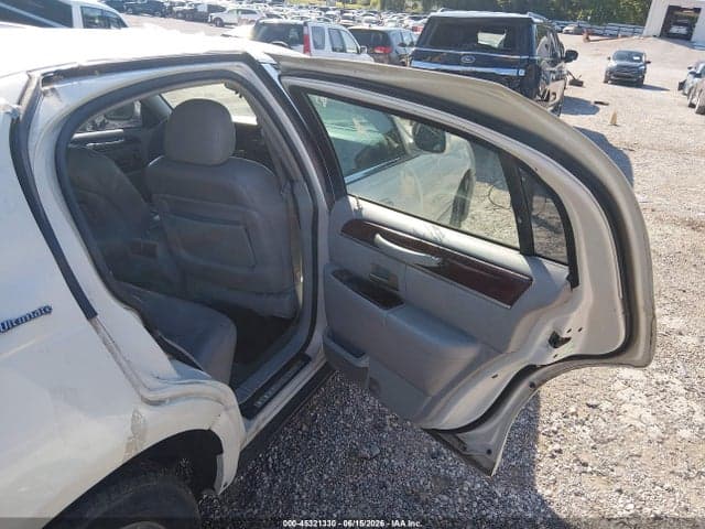 2004 LINCOLN TOWN CAR 8