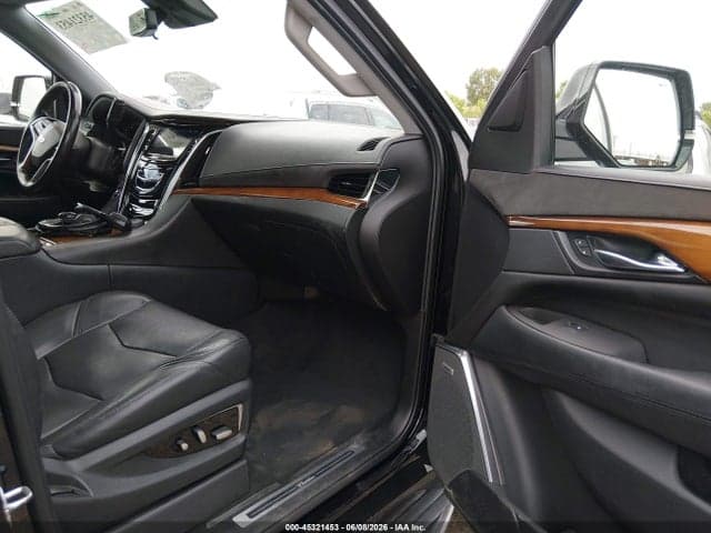 2017 CADILLAC ESCALADE ESV LUXURY 5