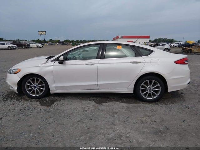2017 FORD FUSION SE 13