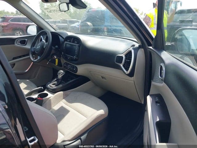 2023 KIA SOUL LX 5