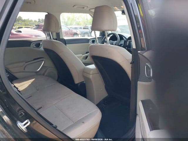 2023 KIA SOUL LX 8