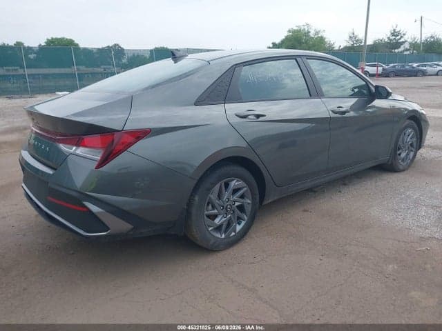 2024 HYUNDAI ELANTRA SEL 4