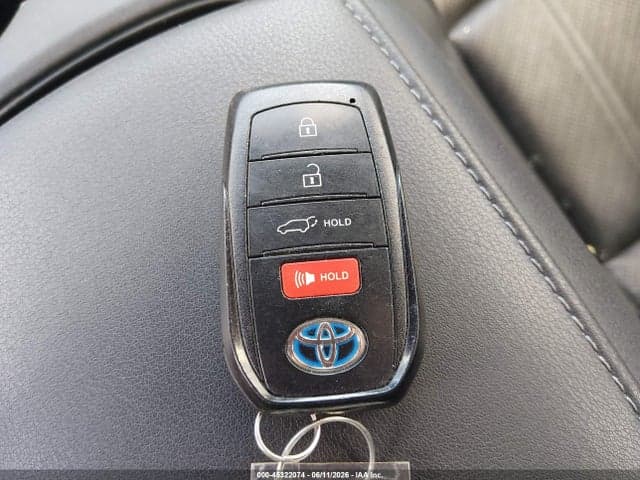 2021 TOYOTA VENZA LIMITED 11