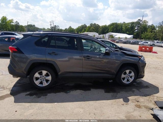 2021 TOYOTA RAV4 XLE 13