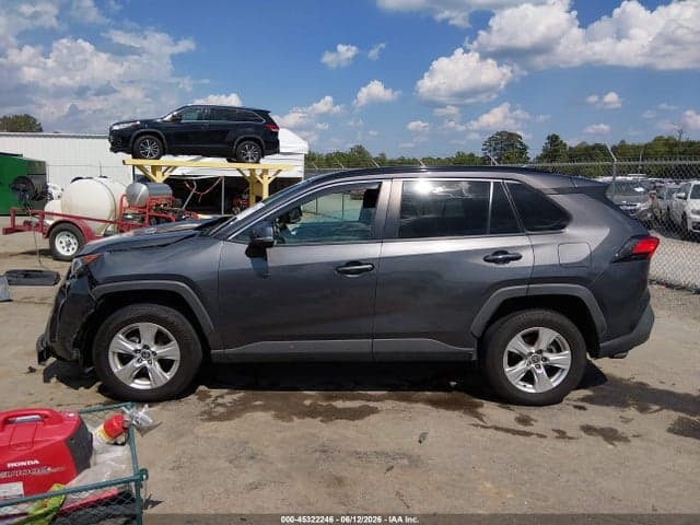 2021 TOYOTA RAV4 XLE 14