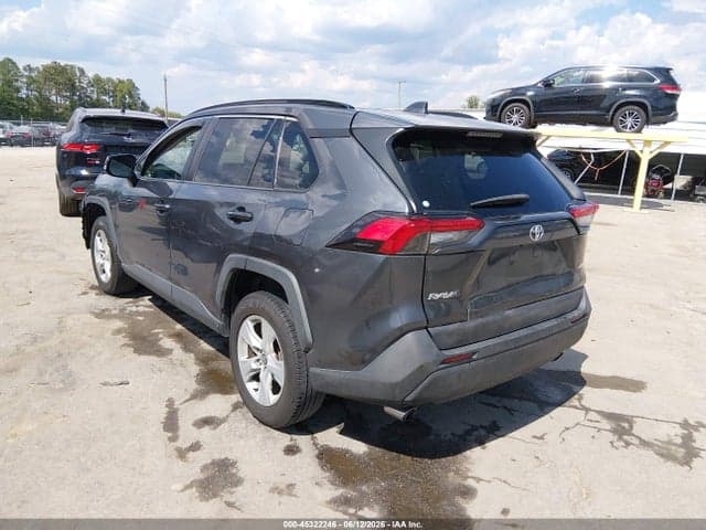 2021 TOYOTA RAV4 XLE 3