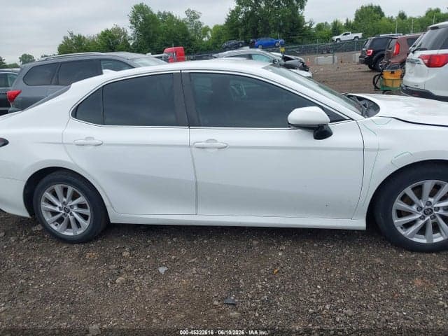 2022 TOYOTA CAMRY LE 14
