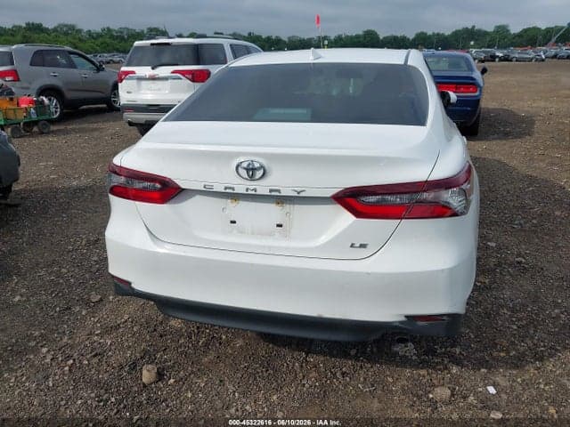 2022 TOYOTA CAMRY LE 17