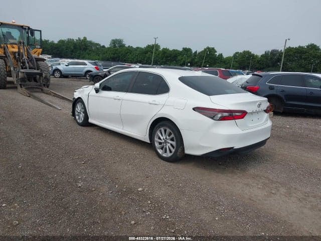 2022 TOYOTA CAMRY LE 3