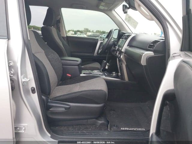 2020 TOYOTA 4RUNNER SR5 5