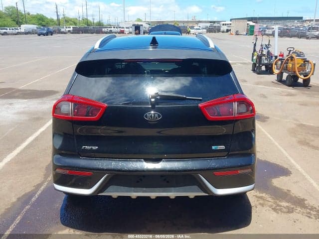 2018 KIA NIRO LX 16