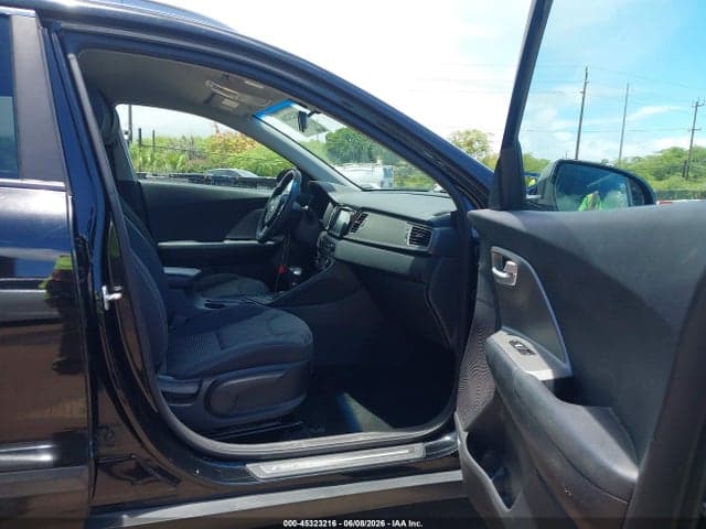 2018 KIA NIRO LX 5